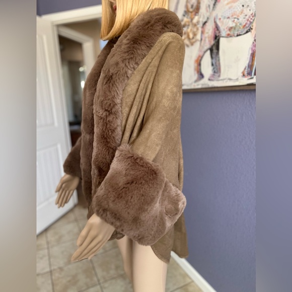 Odiva Faux Fur Nitted Coat - Picture 5 of 5